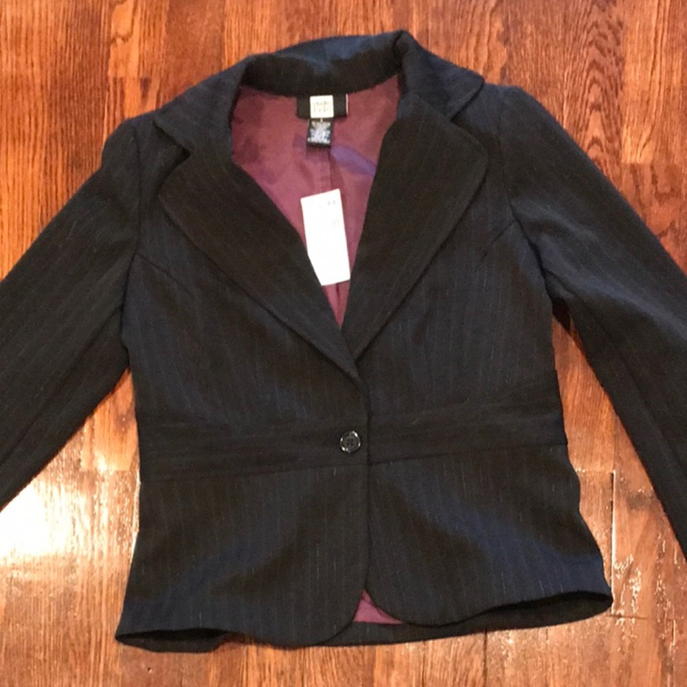 Classic Black Tailored Blazer with Notch Lapels